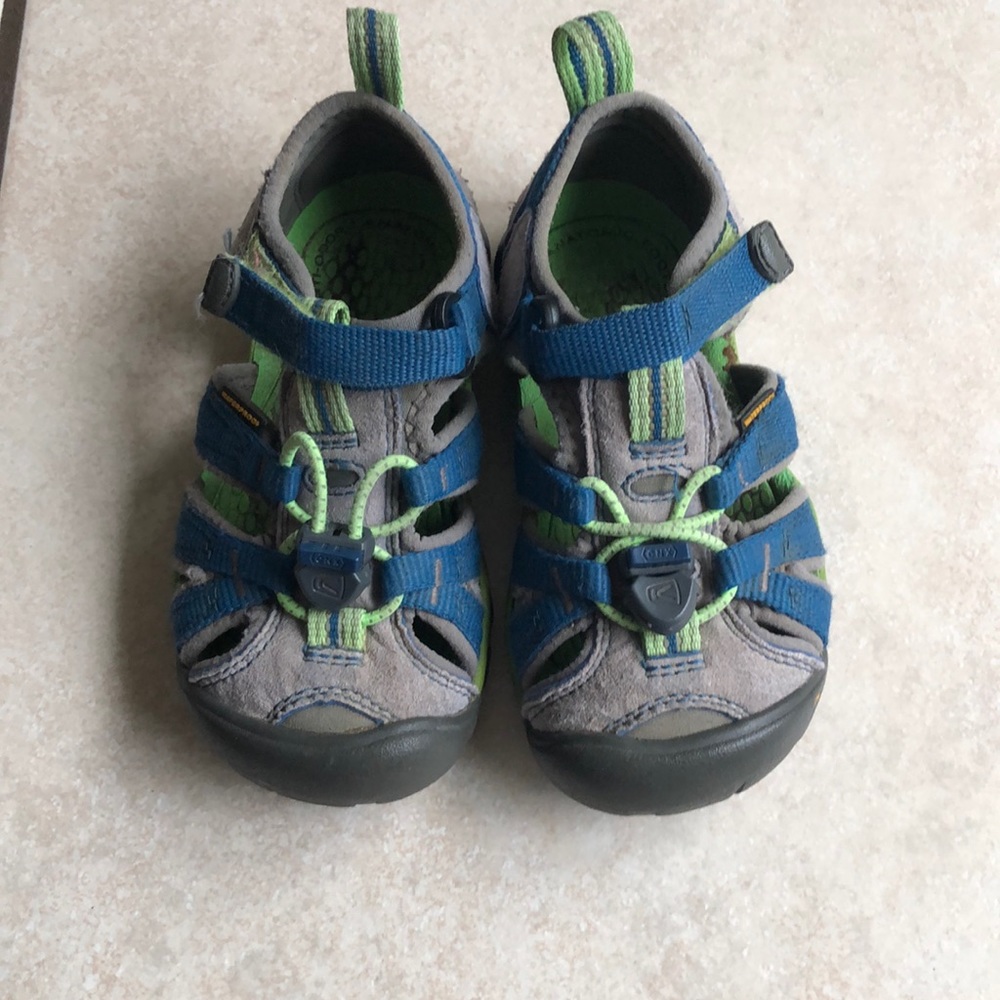 Toddler boy closed toe sandals water shoes Keens